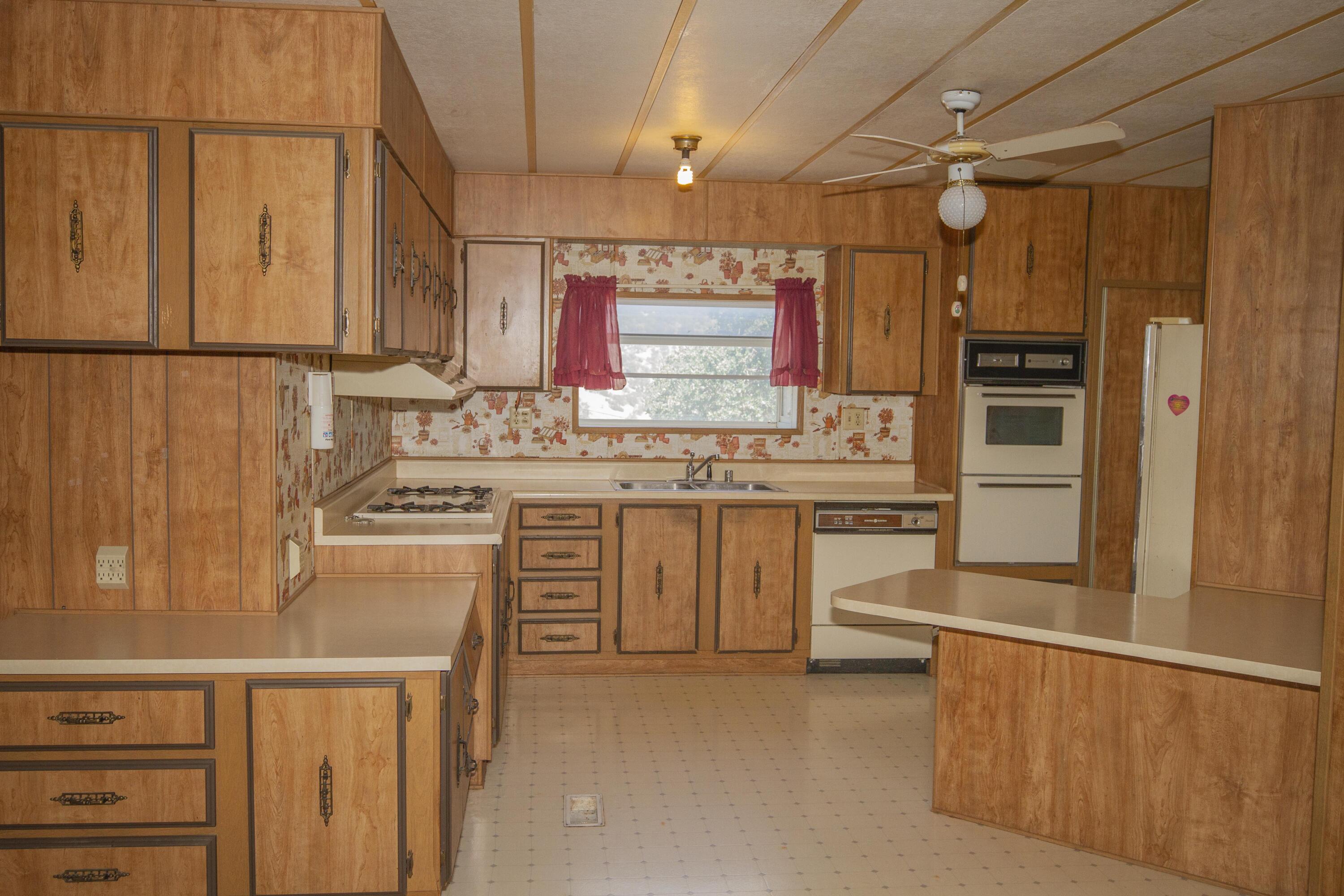 46066 Longview Road Yokuts Valley, CA 93675 - Photo 10 of 66 46