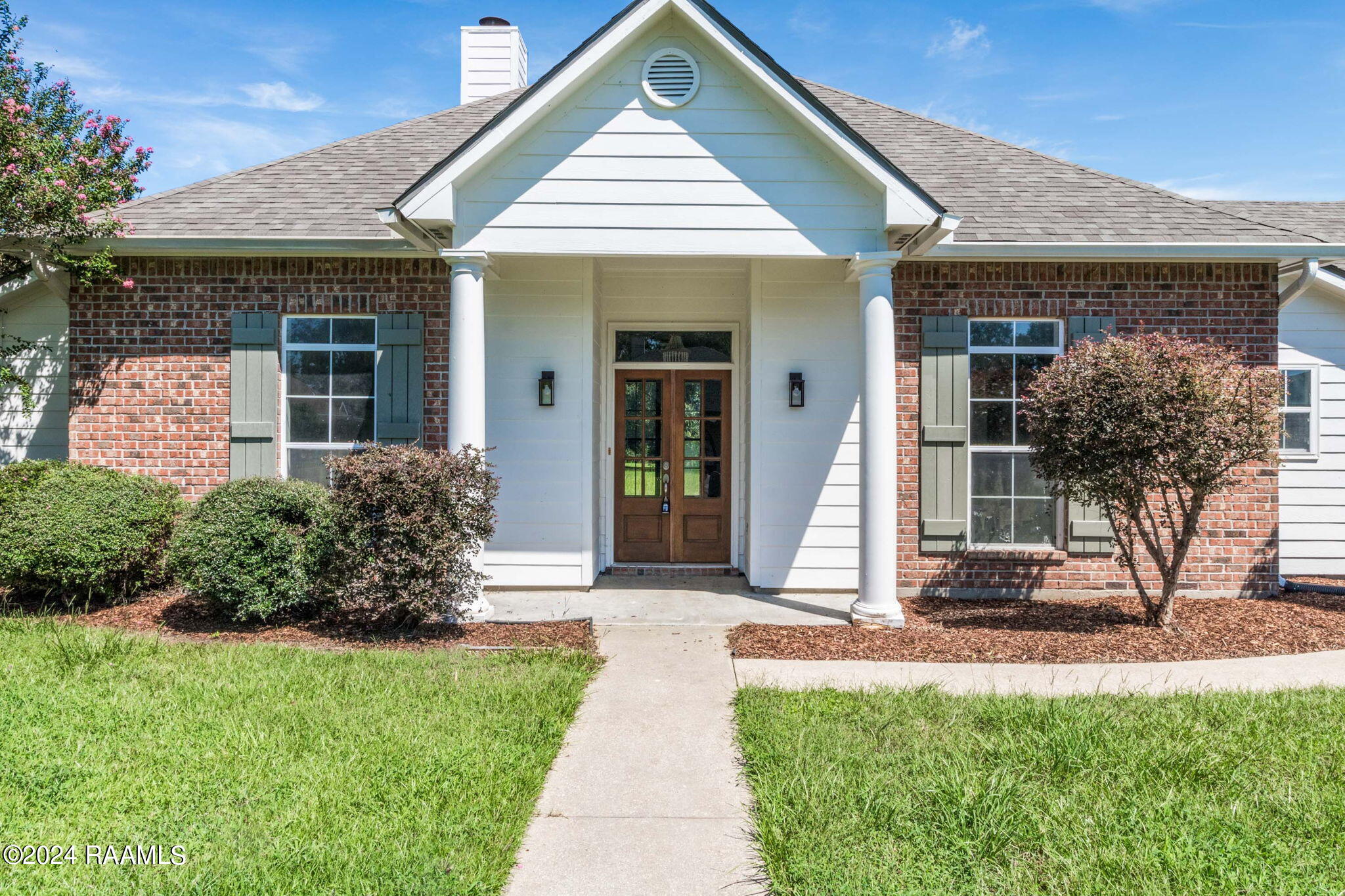 217 Longpointe Road Youngsville, LA 70592 - Photo 2 of 24 2-web-or-mls-217 Longpointe Rd-2