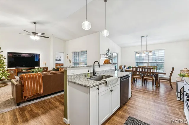 $424,900 | 135 Prairie Vista Court, St. Charles, MO 63301