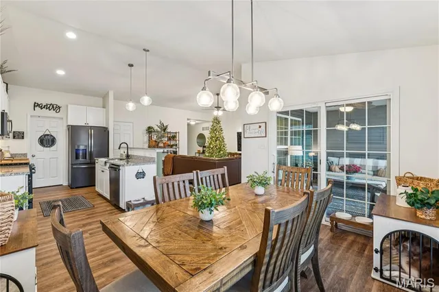 $424,900 | 135 Prairie Vista Court, St. Charles, MO 63301