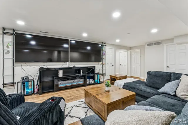 $424,900 | 135 Prairie Vista Court, St. Charles, MO 63301