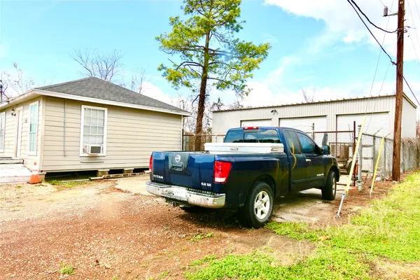 a view of outdoor space yard and patio