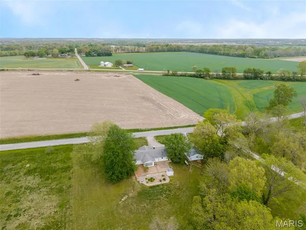 $240,000 | 10386 Ridge Road, Sparta, IL 62286