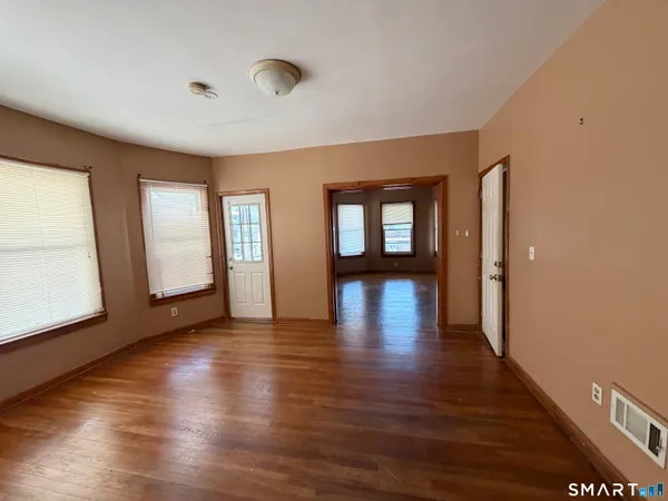 $2,200 | 1662 Fairfield Avenue, Bridgeport, CT 06605