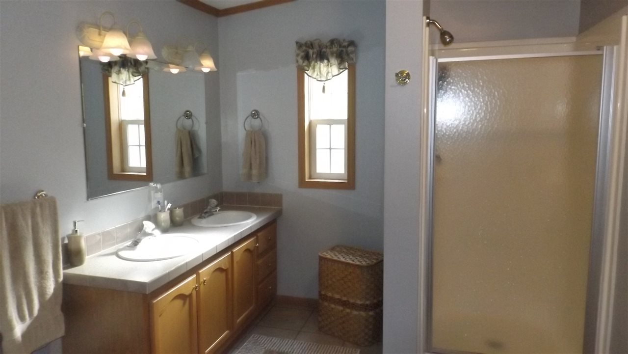 102 Terrace Road Franklin, NH 03235 - Photo 22 of 38