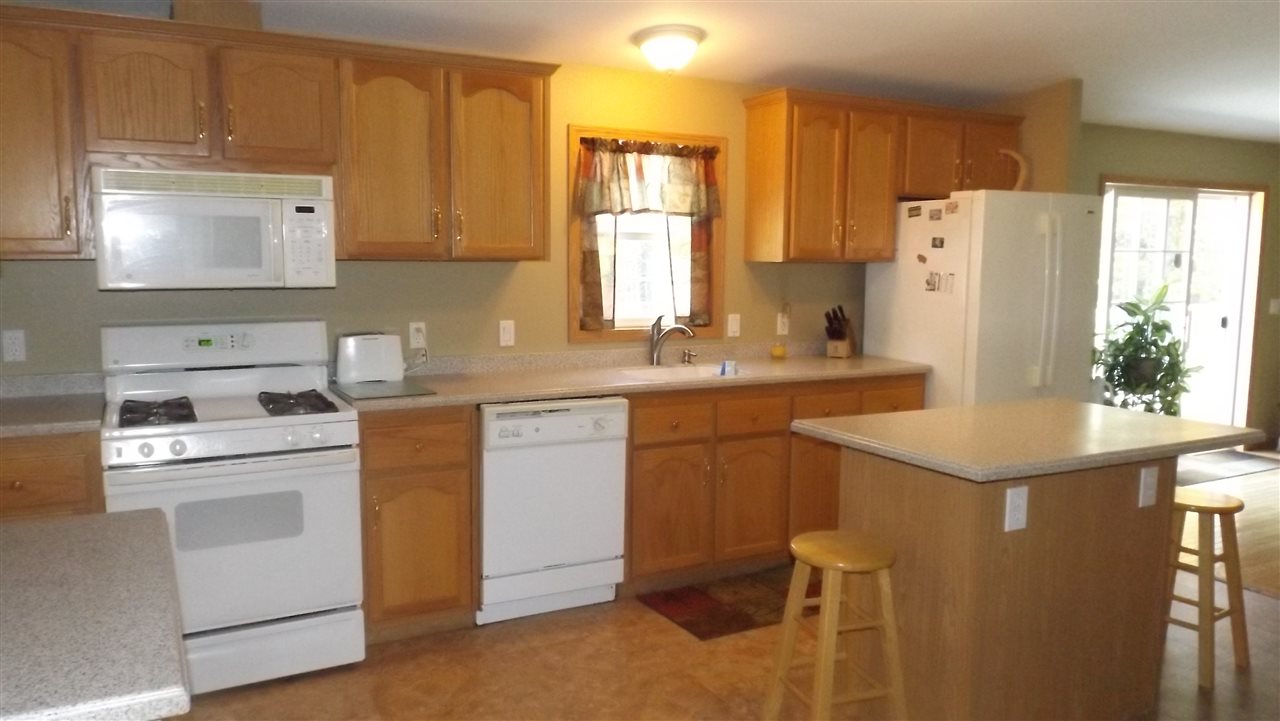 102 Terrace Road Franklin, NH 03235 - Photo 6 of 38