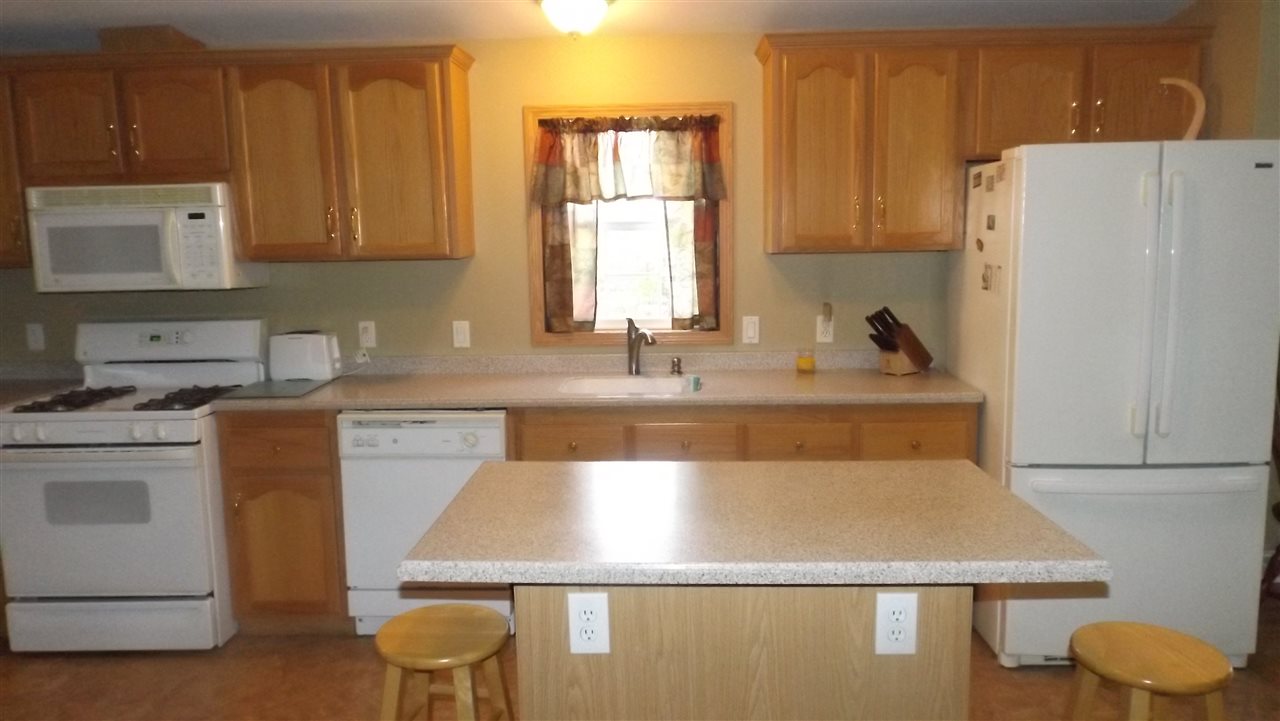 102 Terrace Road Franklin, NH 03235 - Photo 7 of 38