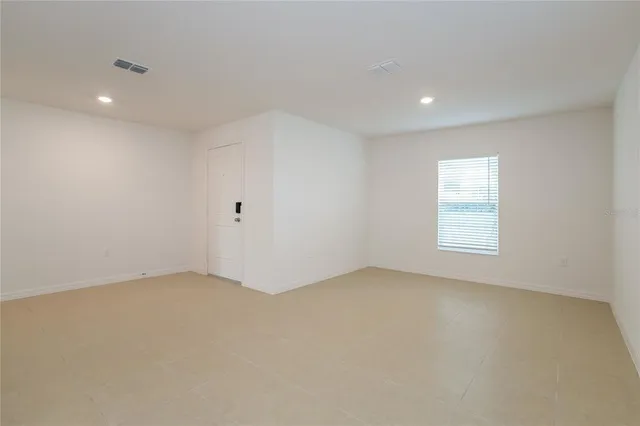 $2,135 | 1661 Hideaway Flat Street, Mascotte, FL 34753