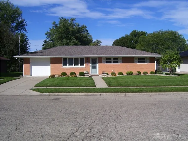 $289,900 | 802 Louise Drive, Xenia, OH 45385