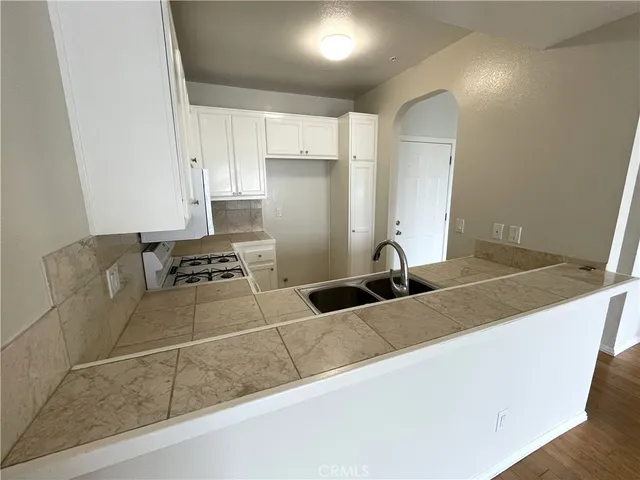 $2,595 | 555 Maine Avenue, Unit 313, Long Beach, CA 90802