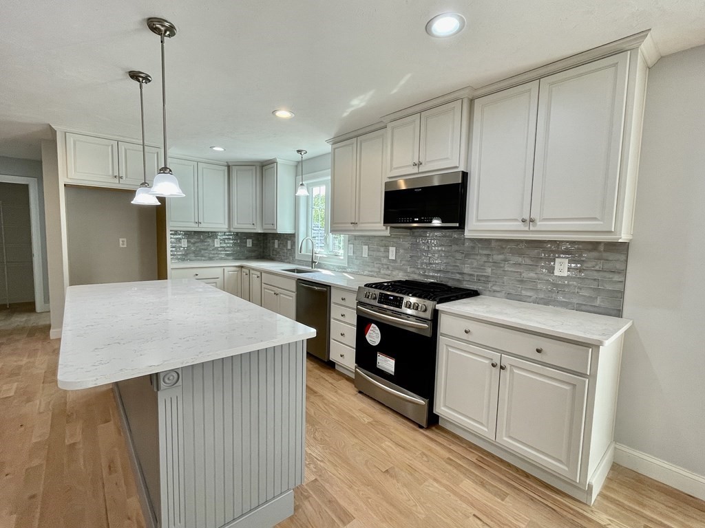 2 Glen Road Wilmington, MA 01887 - Photo 5 of 26 Gallery Image 5