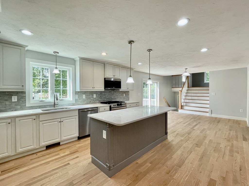 2 Glen Road Wilmington, MA 01887 - Photo 6 of 26 Gallery Image 6