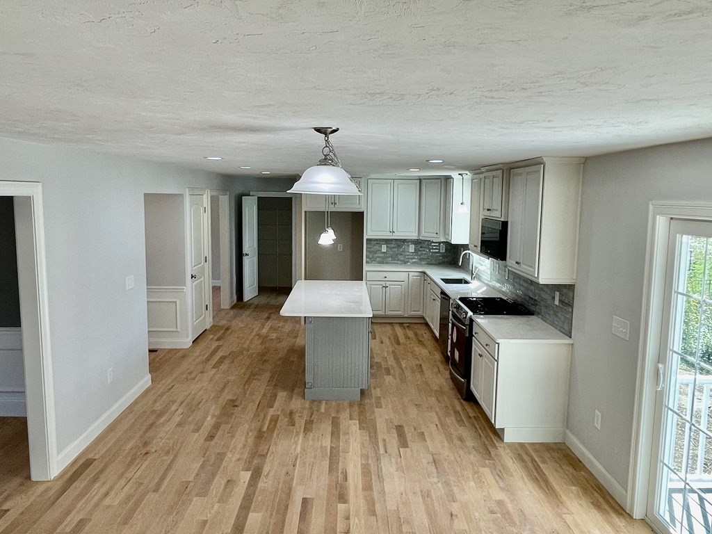 2 Glen Road Wilmington, MA 01887 - Photo 7 of 26 Gallery Image 7