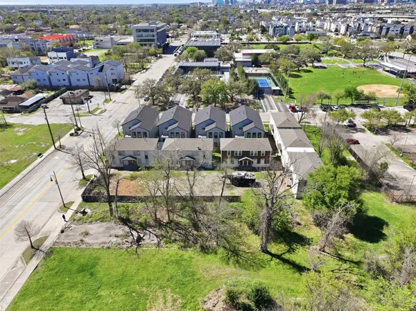 $1,200,000 | 2307 Tuam Street, Houston, TX 77004
