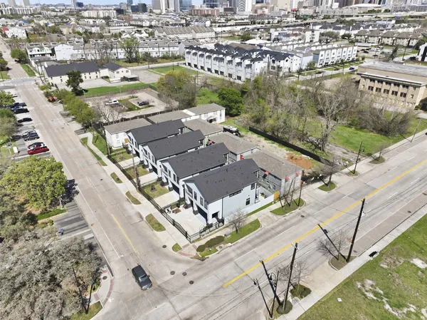 $1,200,000 | 2307 Tuam Street, Houston, TX 77004