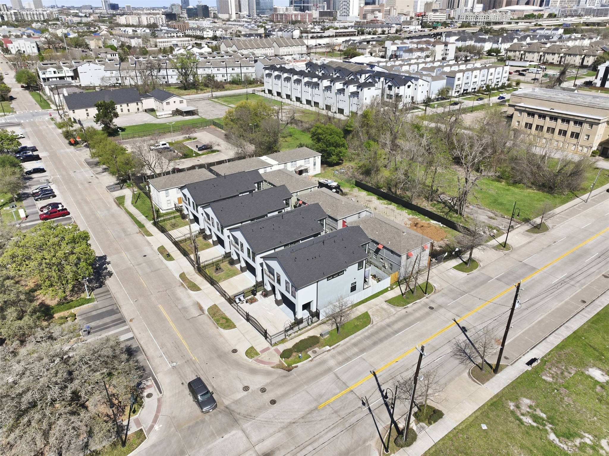 2307 Tuam Street Houston, TX 77004 - Photo 9 of 16 an aerial view of a house with a mountain