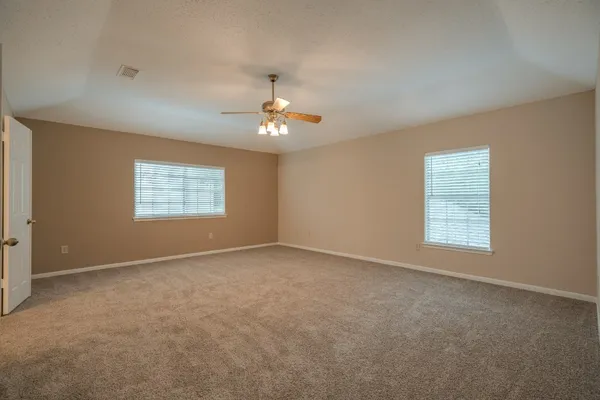 $2,550 | 11 Robin Run Drive, The Woodlands, TX 77381