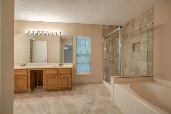 $2,550 | 11 Robin Run Drive, The Woodlands, TX 77381