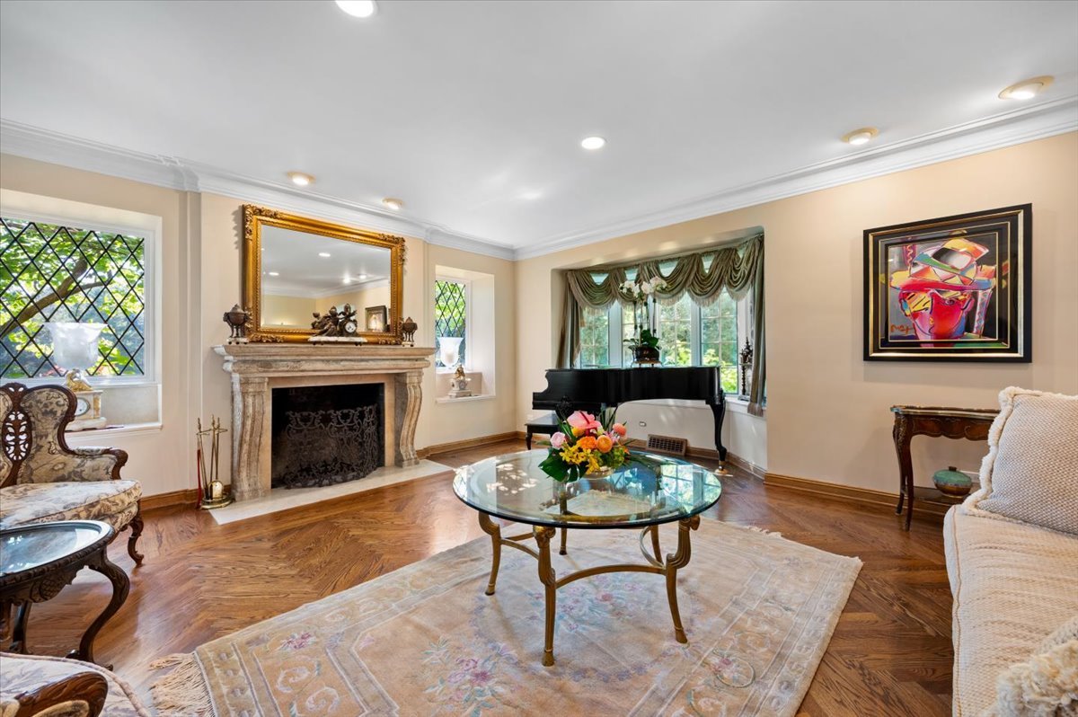 1144 Green Bay Road Highland Park, IL 60035 - Photo 4 of 42