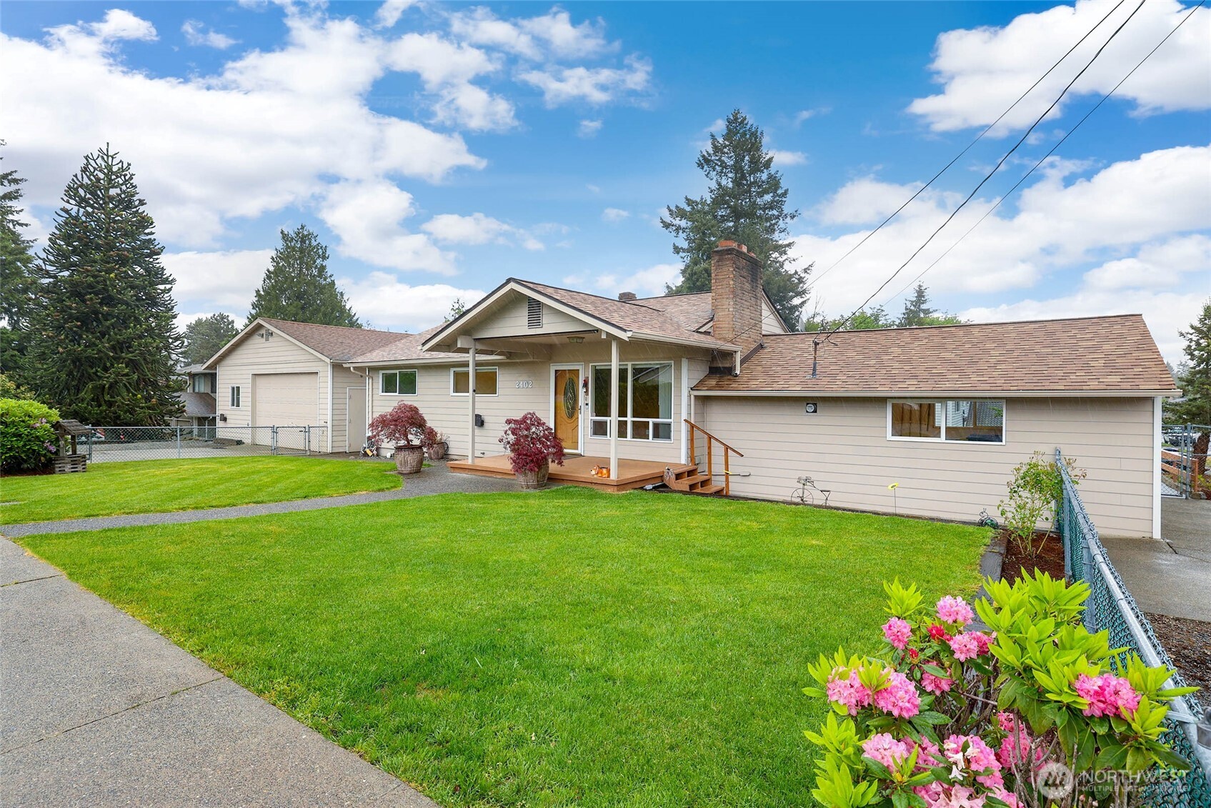 2402 Union Avenue Northeast Renton, WA 98059 - Photo 2 of 39