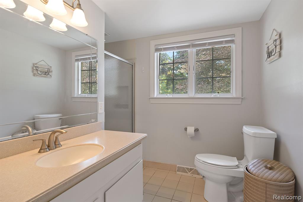 8740 Wise Road Commerce Township, MI 48382 - Photo 13 of 33