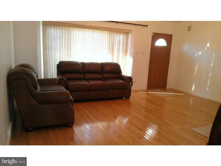 1618 Mt Pleasant Road Havertown, PA 19083 - Photo 2 of 20 Living Room