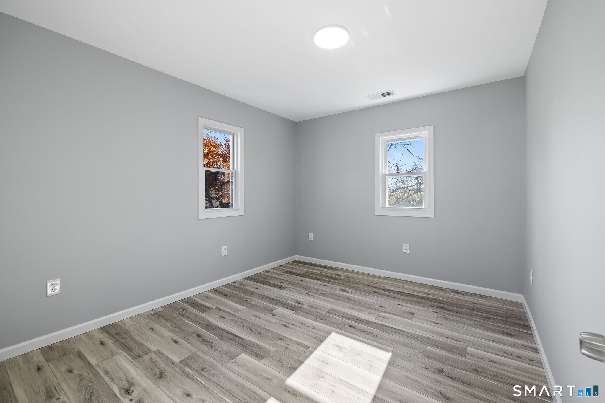 273 High Ridge Drive Bridgeport, CT 06606 - Photo 15 of 27