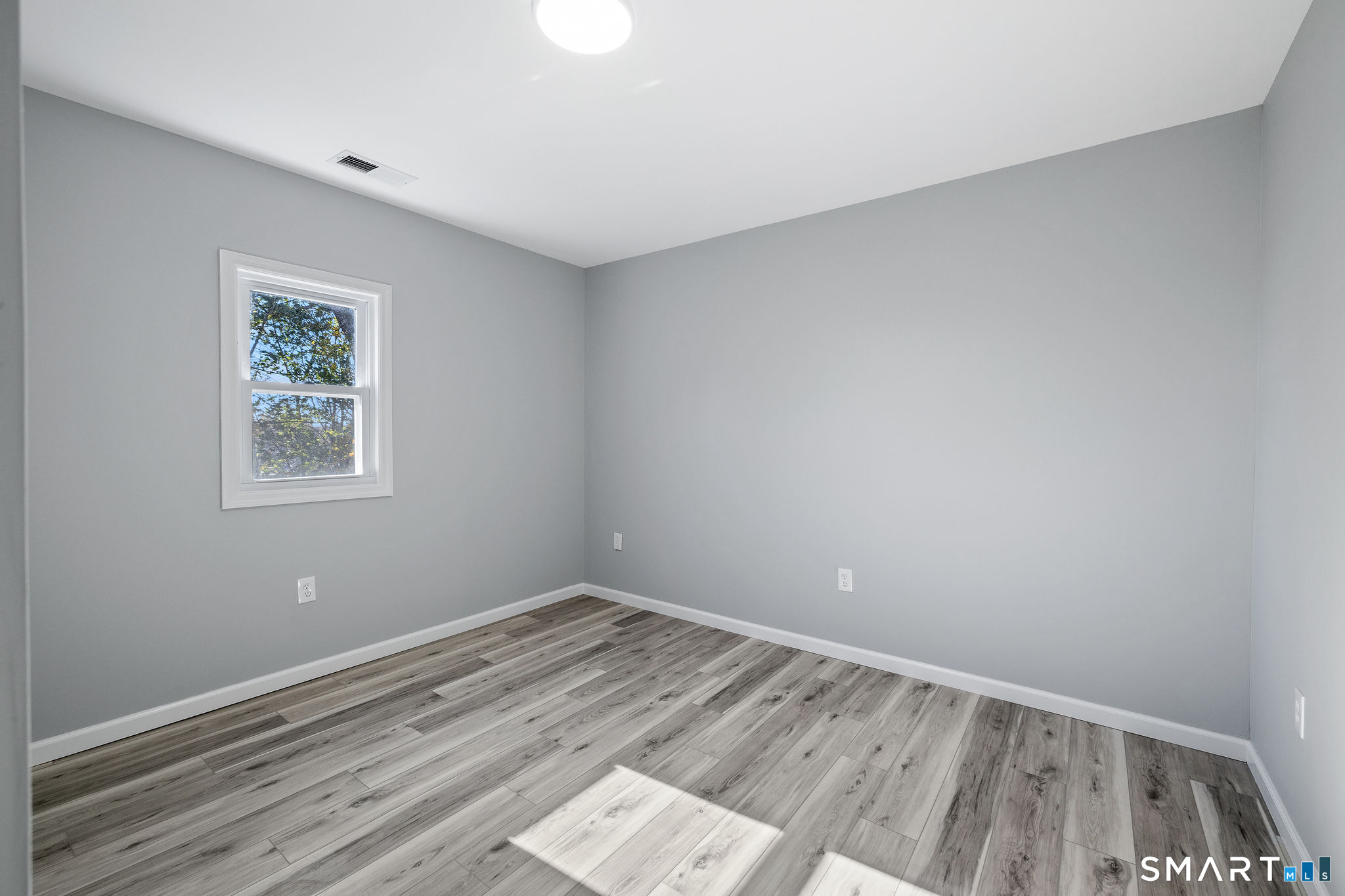 273 High Ridge Drive Bridgeport, CT 06606 - Photo 23 of 27