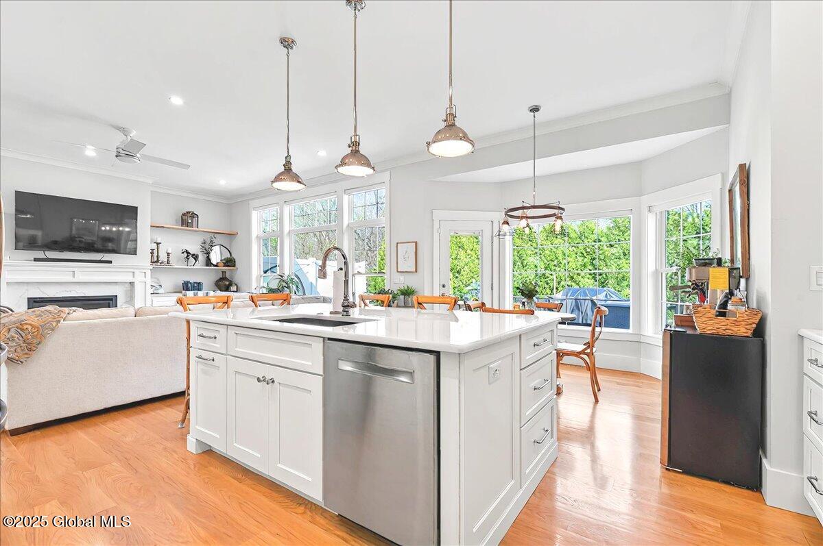 15 Highview Way Halfmoon, NY 12118 - Photo 23 of 64 Quartz Countertops!