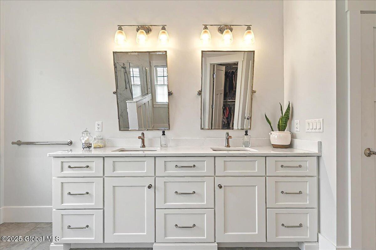 15 Highview Way Halfmoon, NY 12118 - Photo 31 of 64 Designer Lighting & Mirrors Throughout!