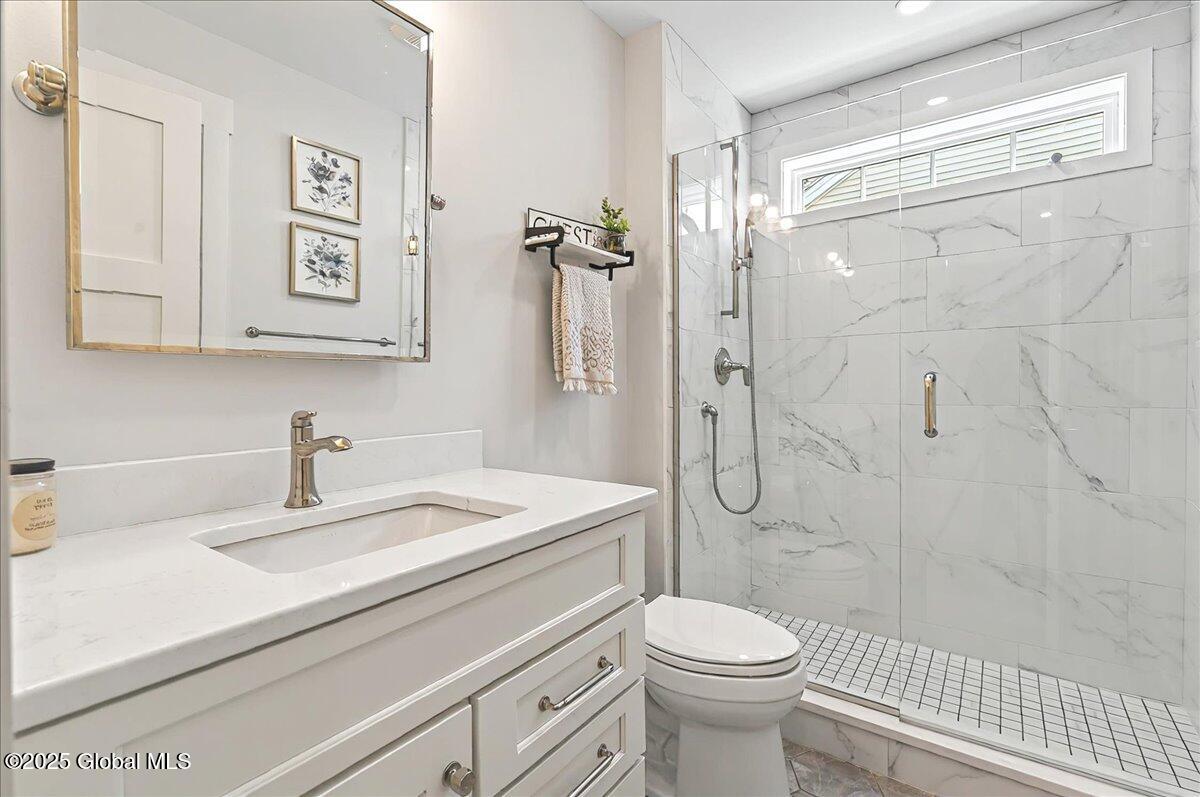 15 Highview Way Halfmoon, NY 12118 - Photo 35 of 64 Luxurious 2nd Full Bathroom