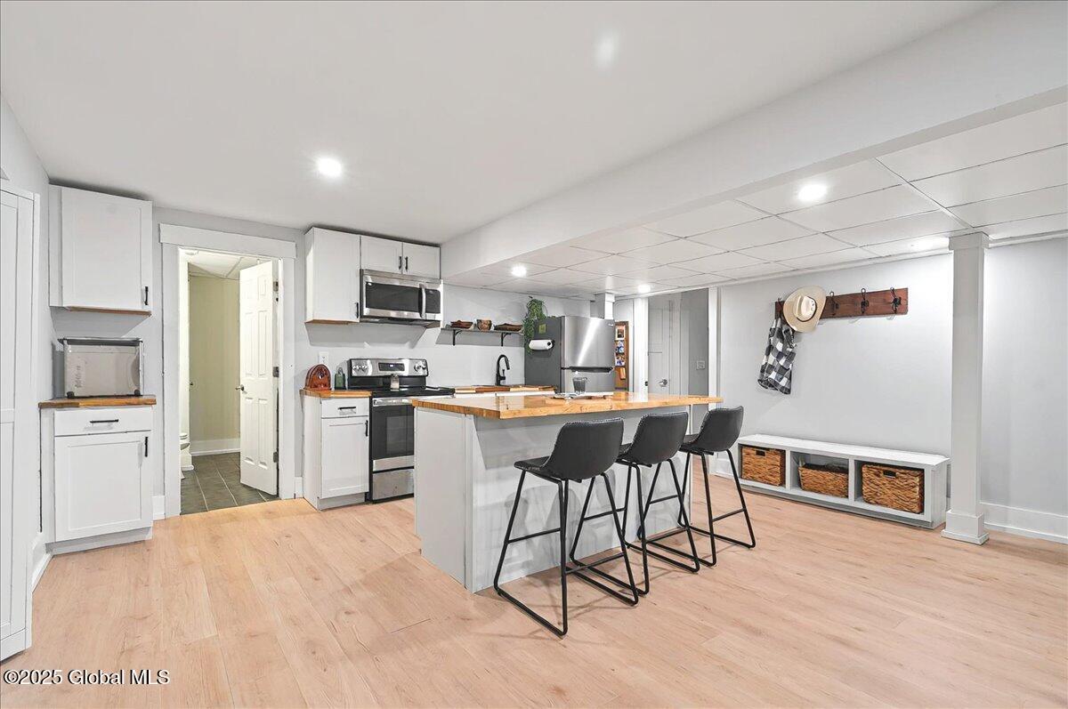 15 Highview Way Halfmoon, NY 12118 - Photo 40 of 64 Recess Lighting!