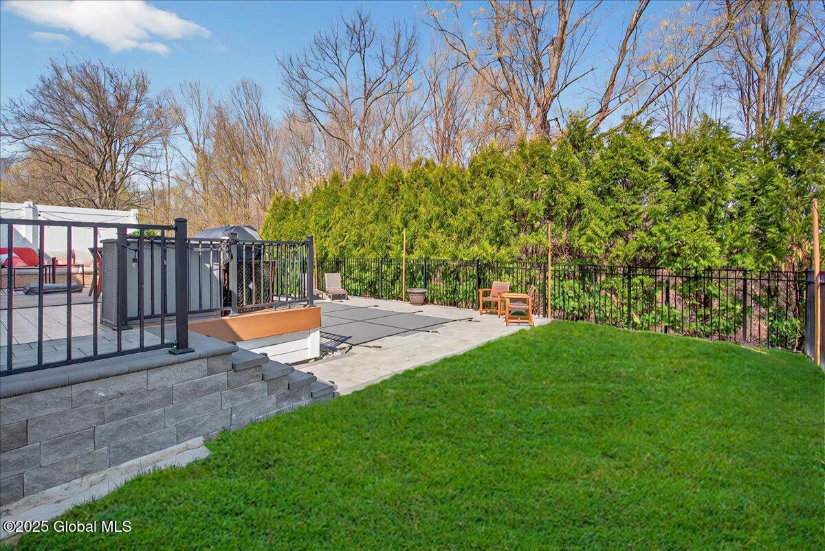 15 Highview Way Halfmoon, NY 12118 - Photo 9 of 64 New Fencing '23!