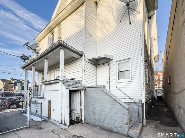 $1,450 | 1995 Main Street, Bridgeport, CT 06604