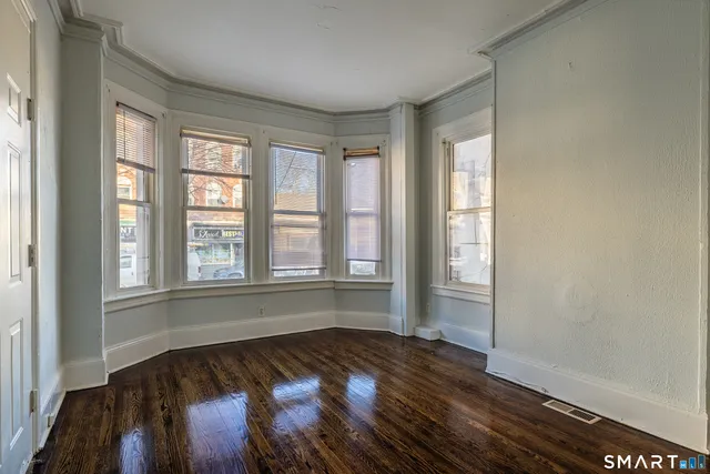 $1,450 | 1995 Main Street, Bridgeport, CT 06604