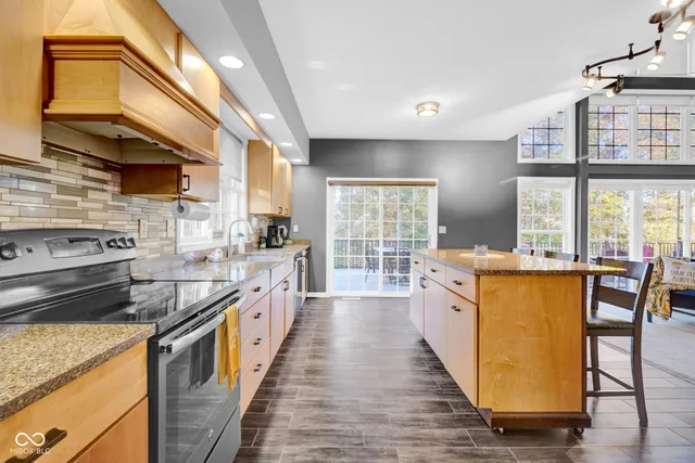 $750,000 | 295 Persimmon Drive, North Vernon, IN 47265