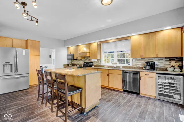 $750,000 | 295 Persimmon Drive, North Vernon, IN 47265