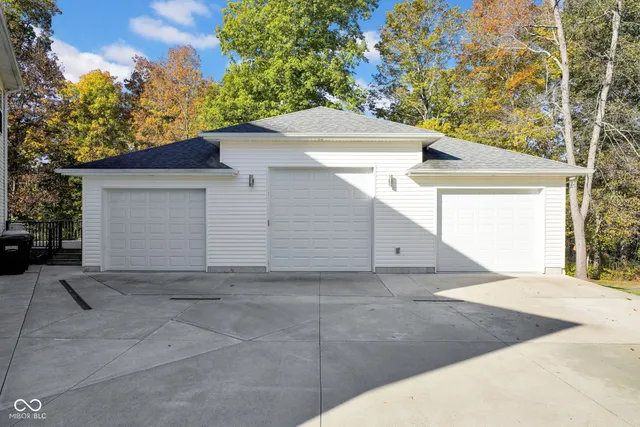 $750,000 | 295 Persimmon Drive, North Vernon, IN 47265