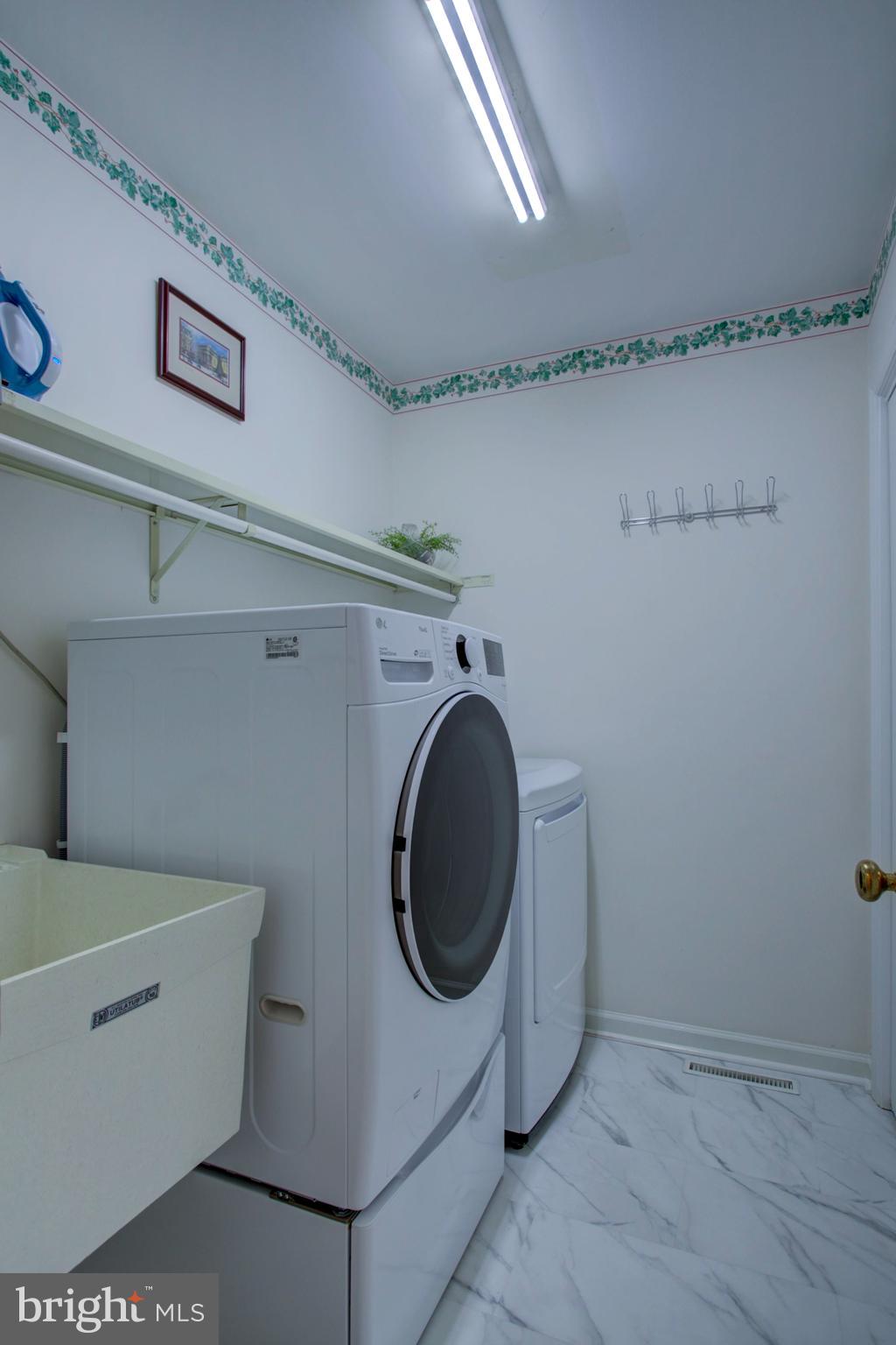 2041 Harrogate Road Lancaster, PA 17601 - Photo 29 of 46 a utility room with dryer and washer
