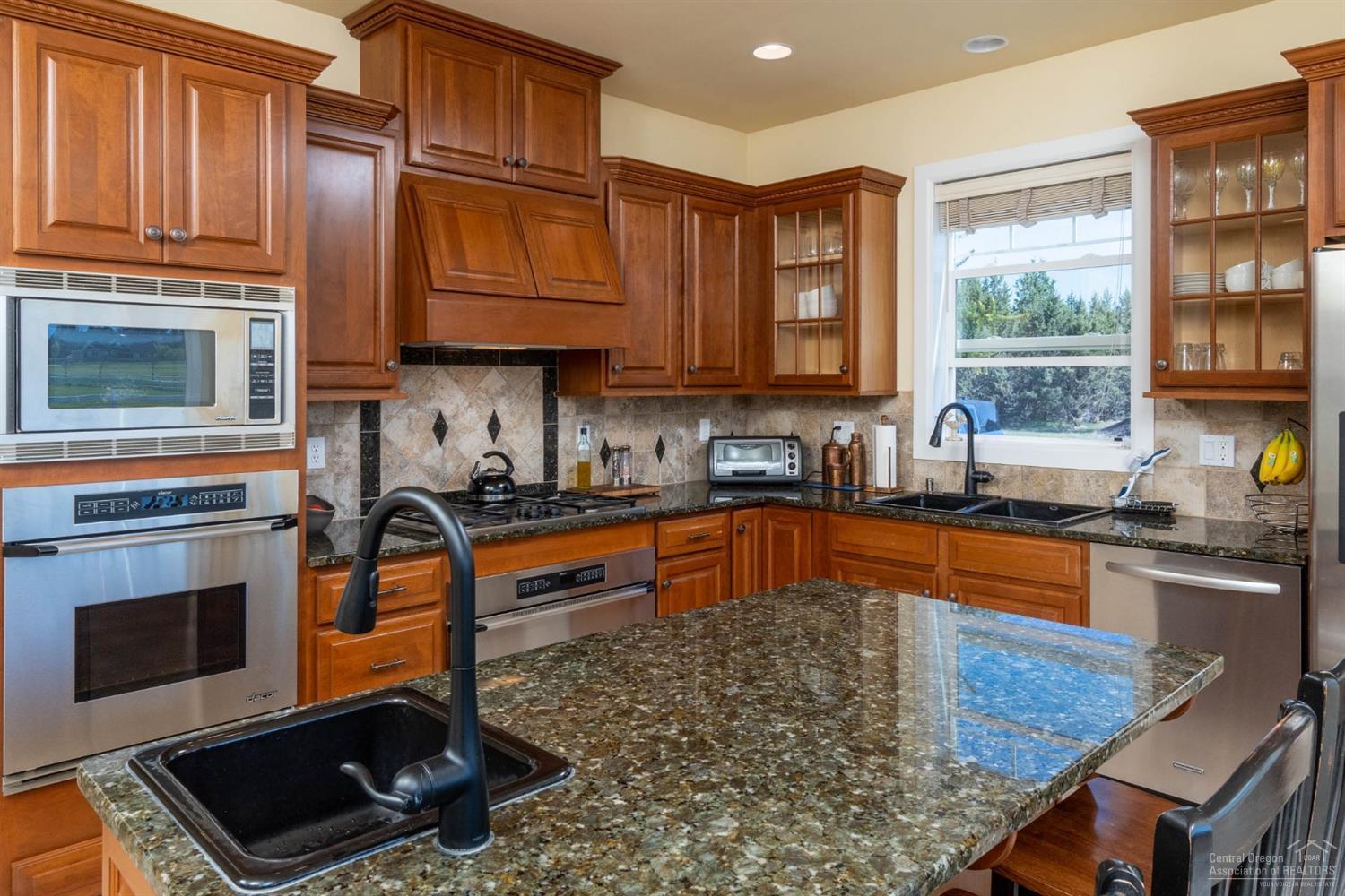 64490 Research Road Bend, OR 97703 - Photo 8 of 25 Additional Photo