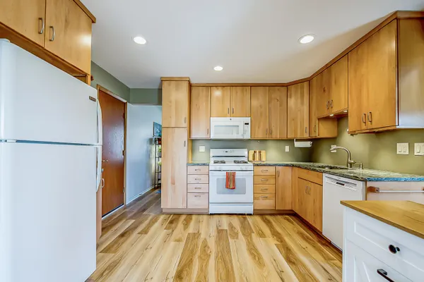 $290,000 | 5742 Princeton Place, Ypsilanti, MI 48197