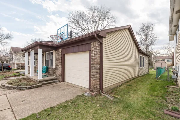 $290,000 | 5742 Princeton Place, Ypsilanti, MI 48197