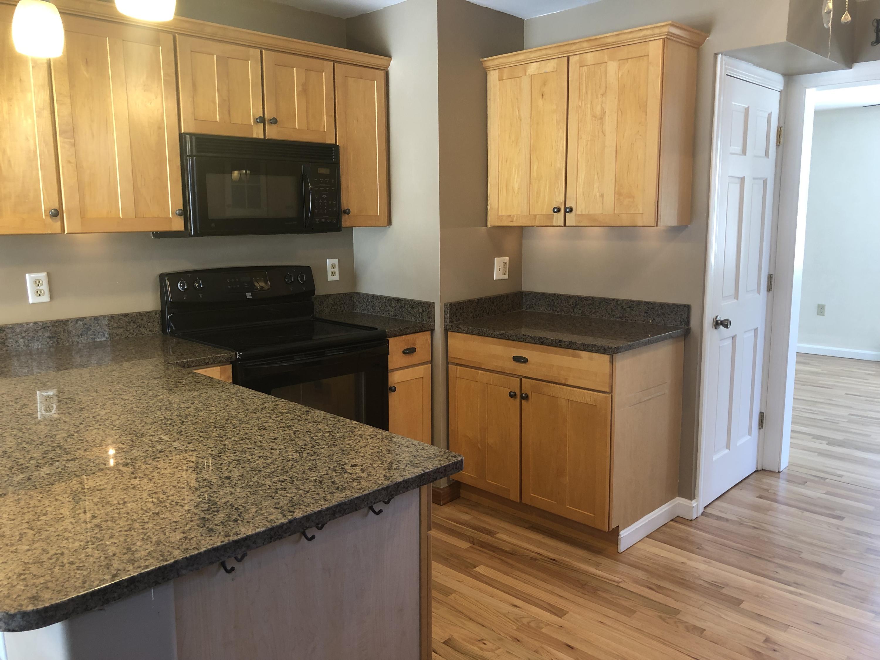 42 Crestmont Road Bangor, ME 04401 - Photo 8 of 33 Stove and Microwave Oven