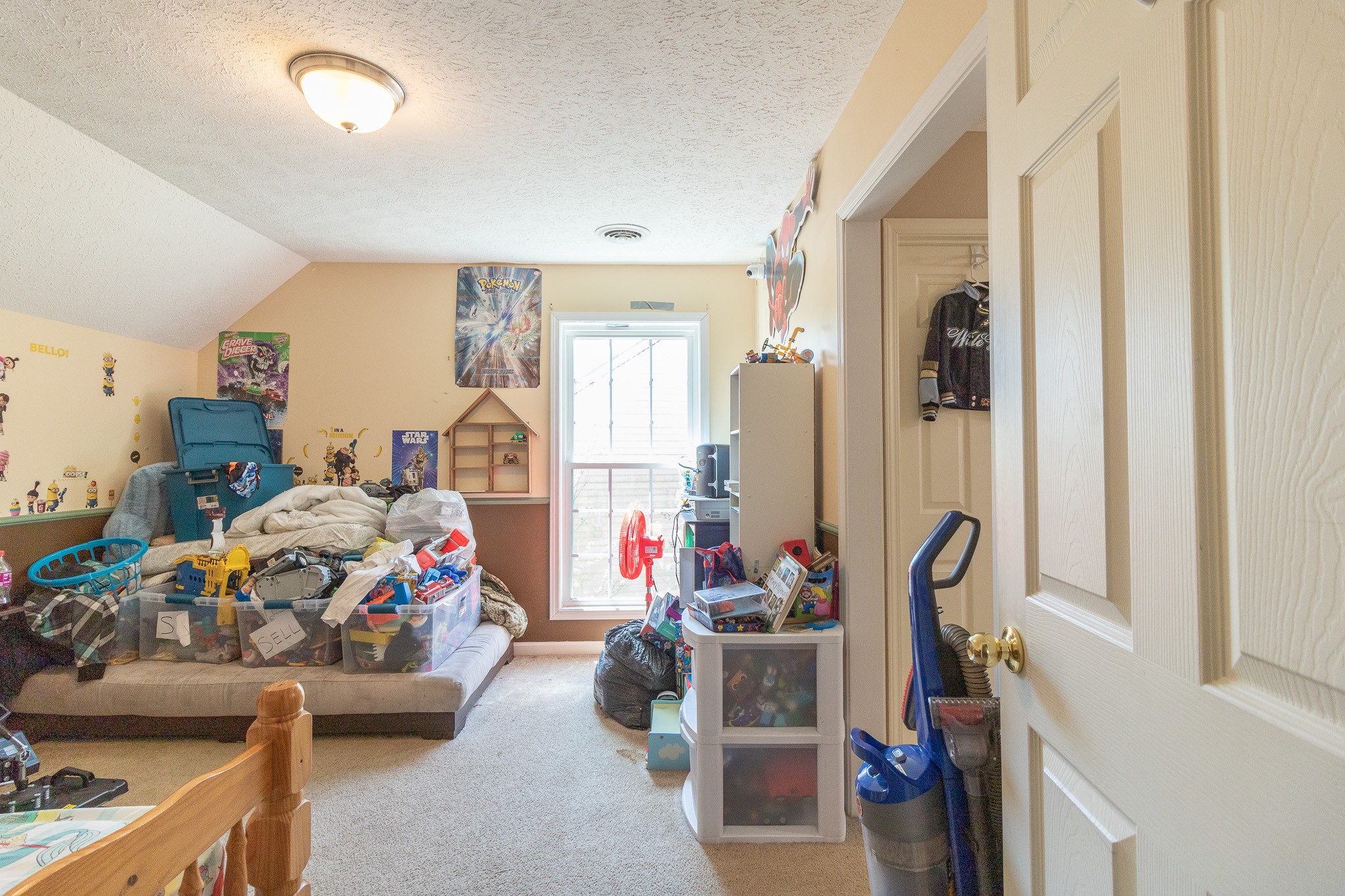 479 Berry Circle Springfield, TN 37172 - Photo 19 of 27 a view of a livingroom with toys