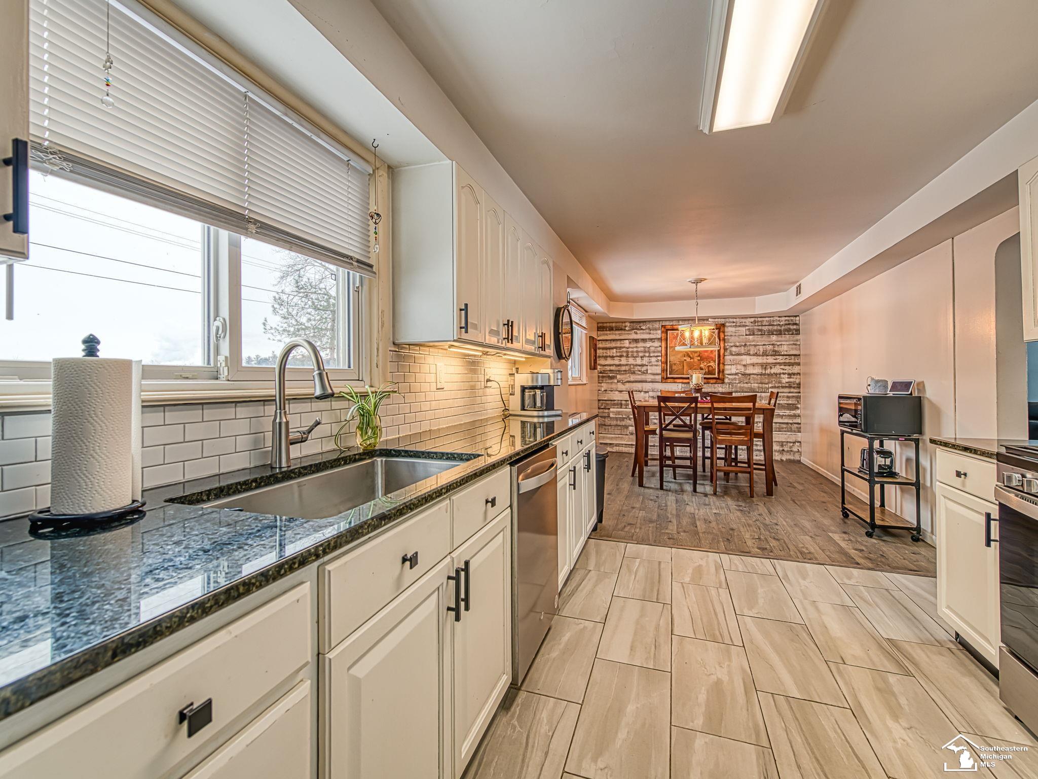 2525 Reinhardt Road Monroe, MI 48162 - Photo 5 of 43