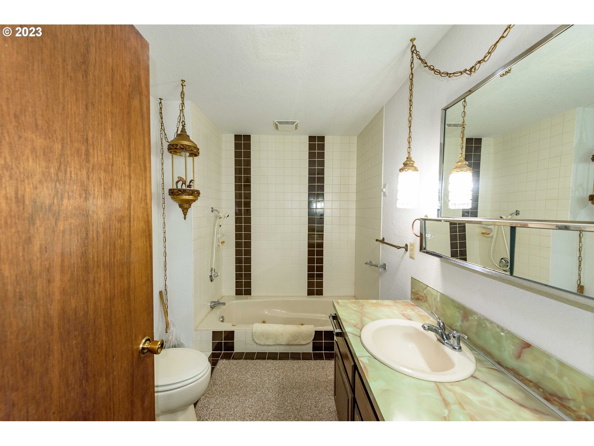 68950 St Dennis Road North Bend, OR 97459 - Photo 23 of 41 Gallery Image 23