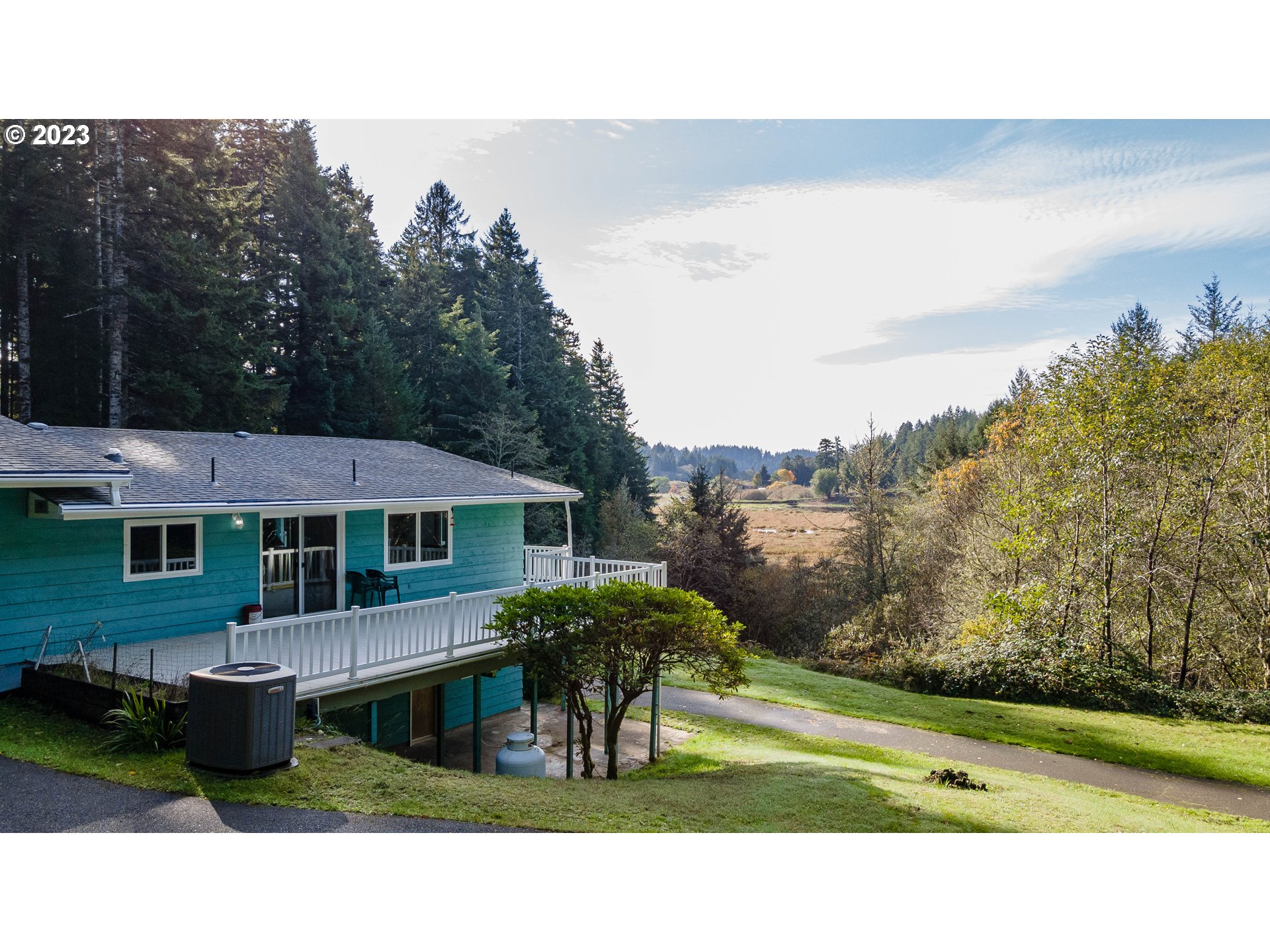 68950 St Dennis Road North Bend, OR 97459 - Photo 35 of 41 Gallery Image 35