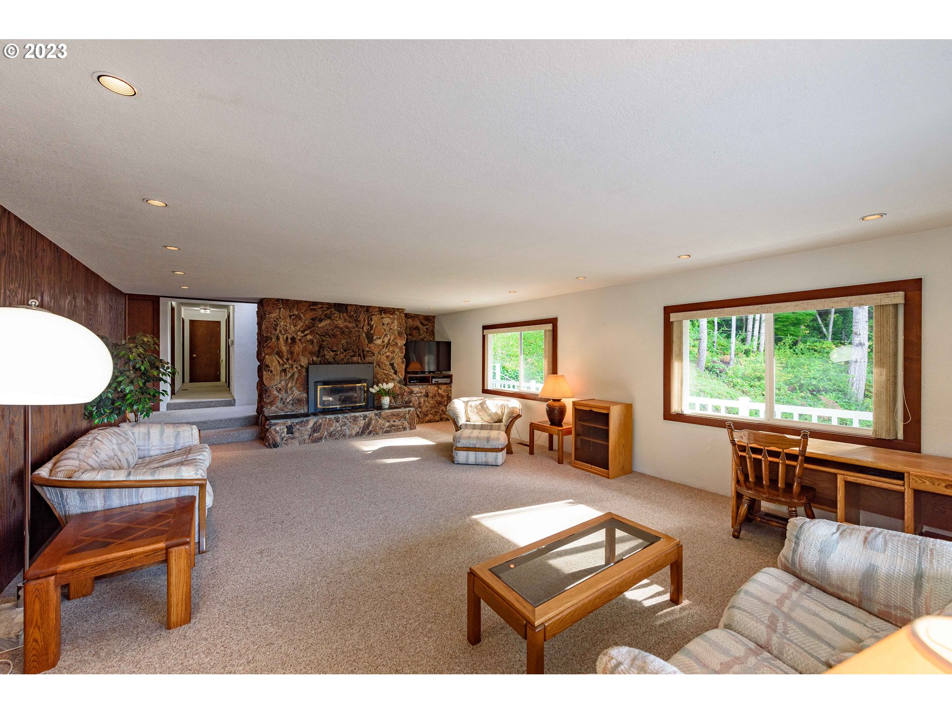68950 St Dennis Road North Bend, OR 97459 - Photo 8 of 41 Gallery Image 8