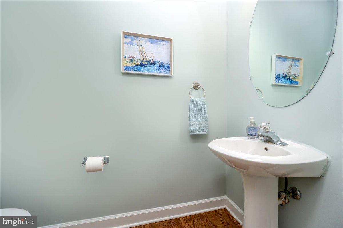 3227 Homewood Road Davidsonville, MD 21035 - Photo 20 of 60 Main level powder room