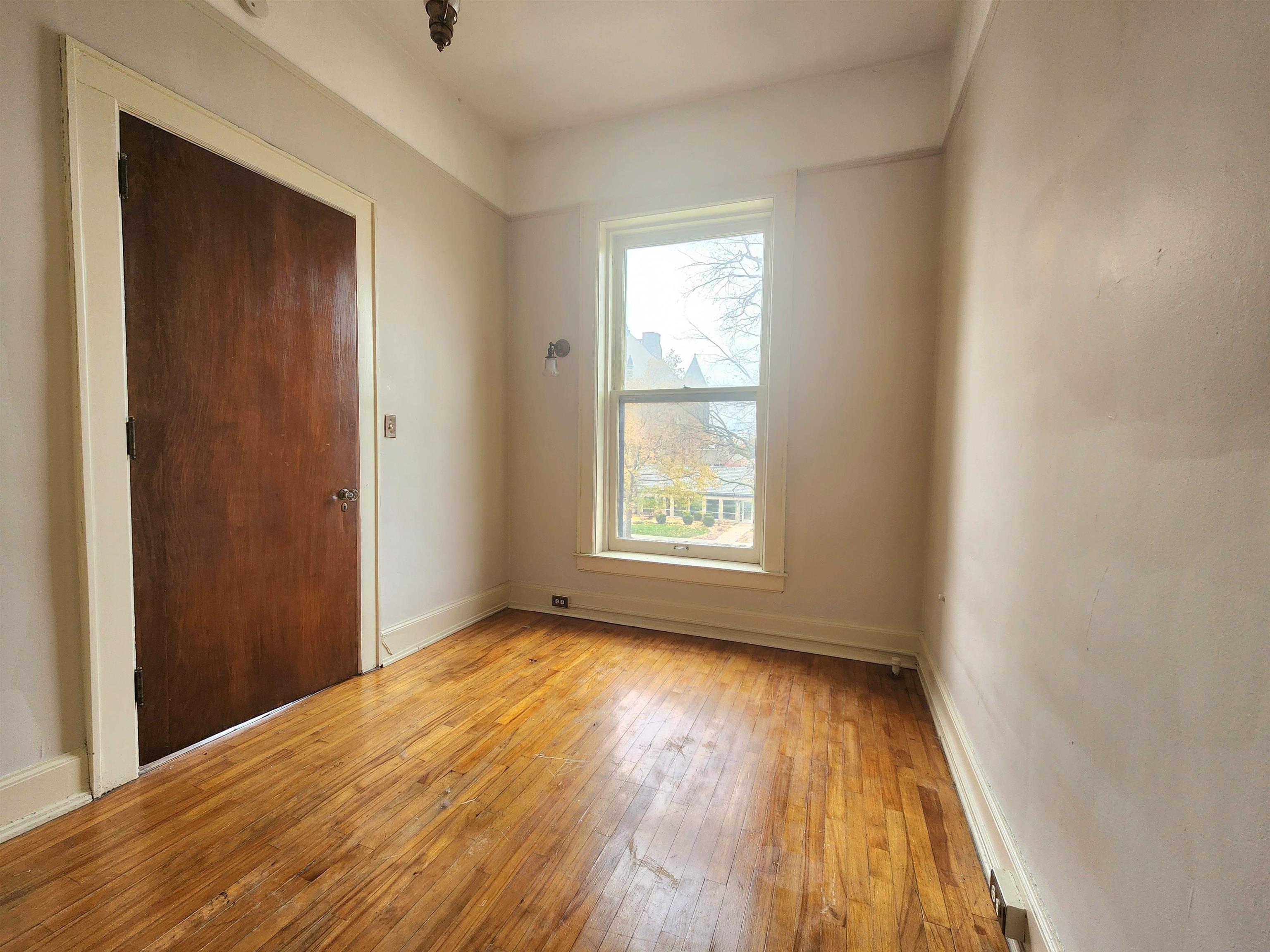 814 Center Avenue, Unit D Bay City, MI 48708 - Photo 9 of 12